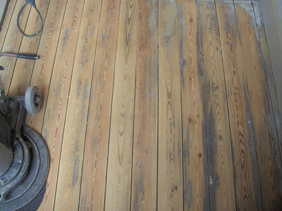 Prachtige planken onder oude laklaag